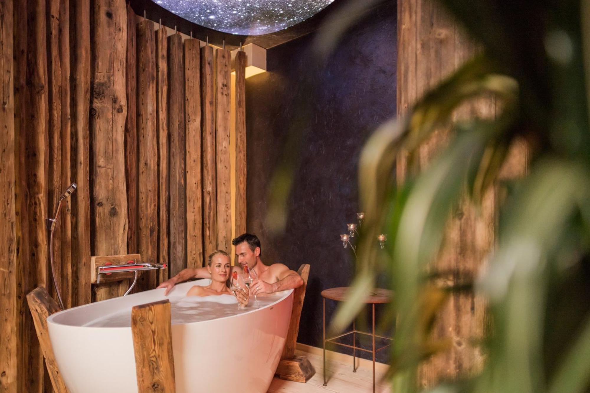 Mirabell Dolomites Hotel - Luxury Ayurveda & Spa Olang Bagian luar foto